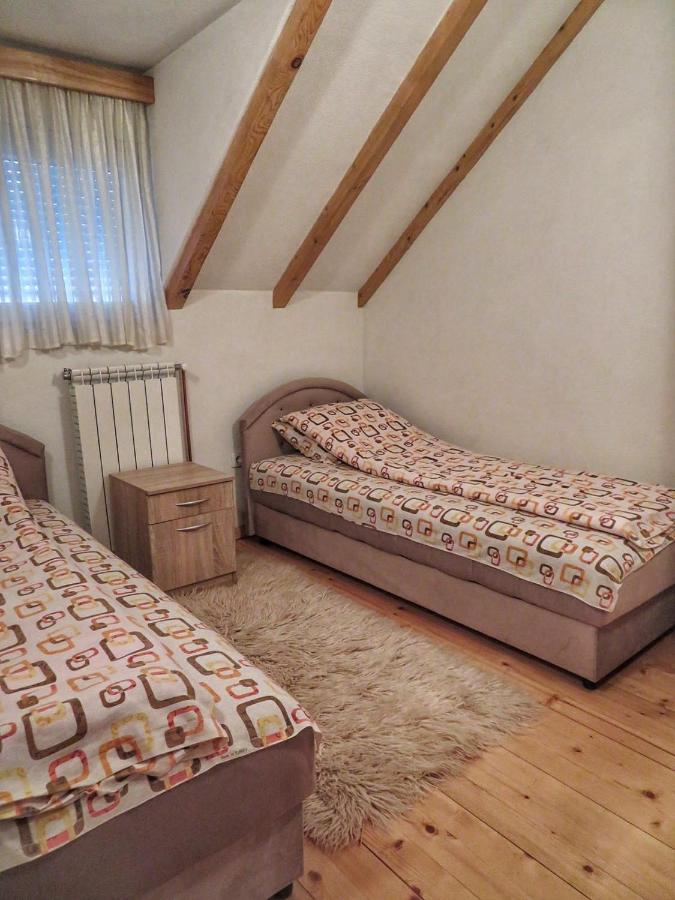 קולאסין Our House Apartments מראה חיצוני תמונה